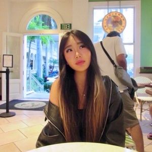 Meet your Posher, Kira